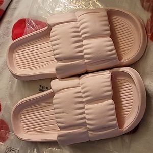 Flip flop pink sandals New soft sandals or flip flops